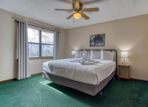 Pinecrest 1K 2F 2T Next to Dollywood Pigeon Forge